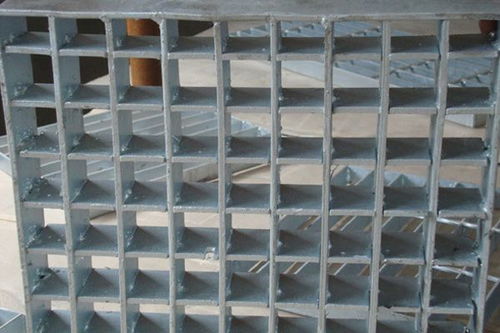 插接鋼格板 了解保定插接鋼格板的特點(diǎn)與價(jià)格因素